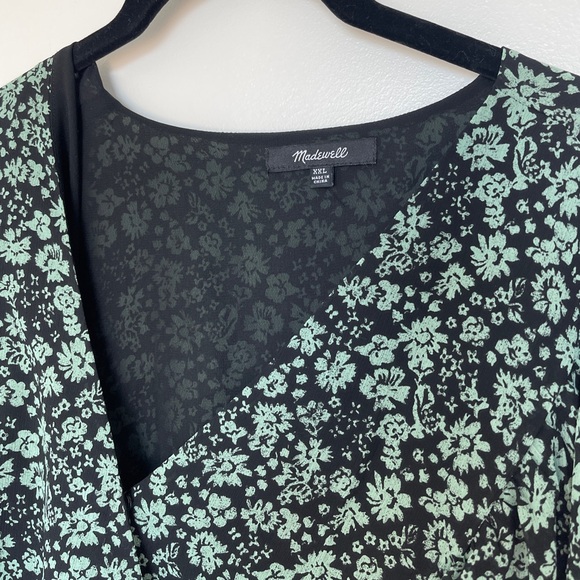 Madewell Georgette Ruffle-Sleeve Peplum Top in Fleur Field - Picture 6 of 7